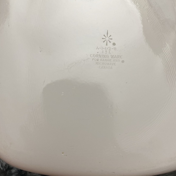 Corning Ware WILDFLOWER 11/2 Qt. A- 1
1/2-B Casserole Dish w/ A-7-C-1 Lid - Picture 16 of 16